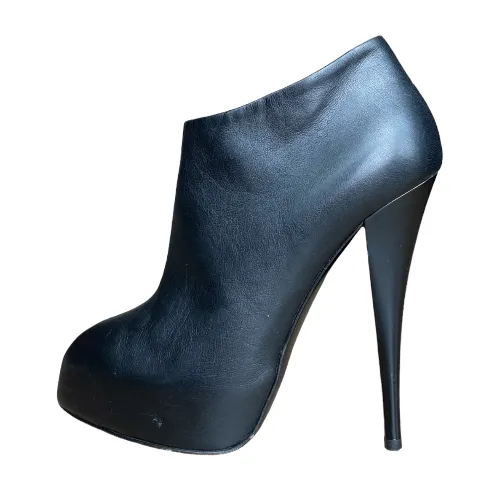 GIUSEPPE ZANOTTI Black Leather Pointed Toe Platform Ankle Boots, Size 37