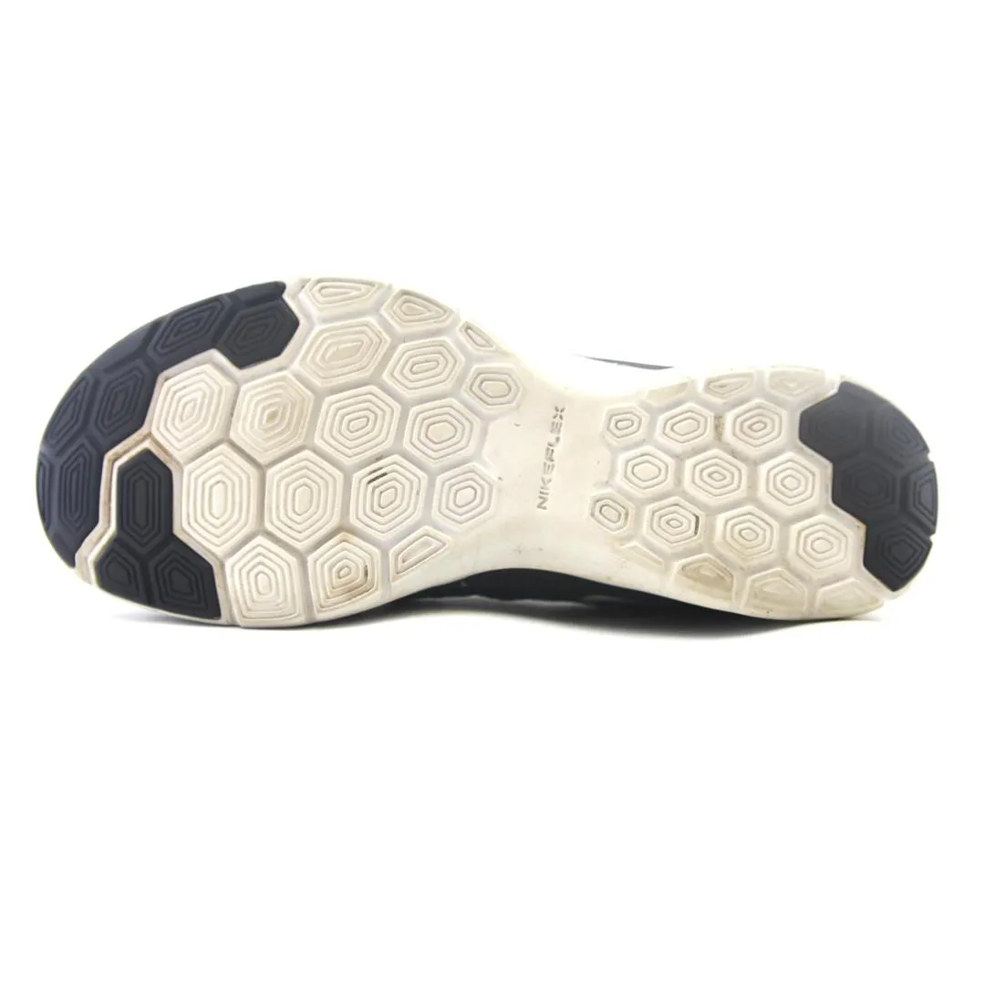 NIKE  FLEX TR5