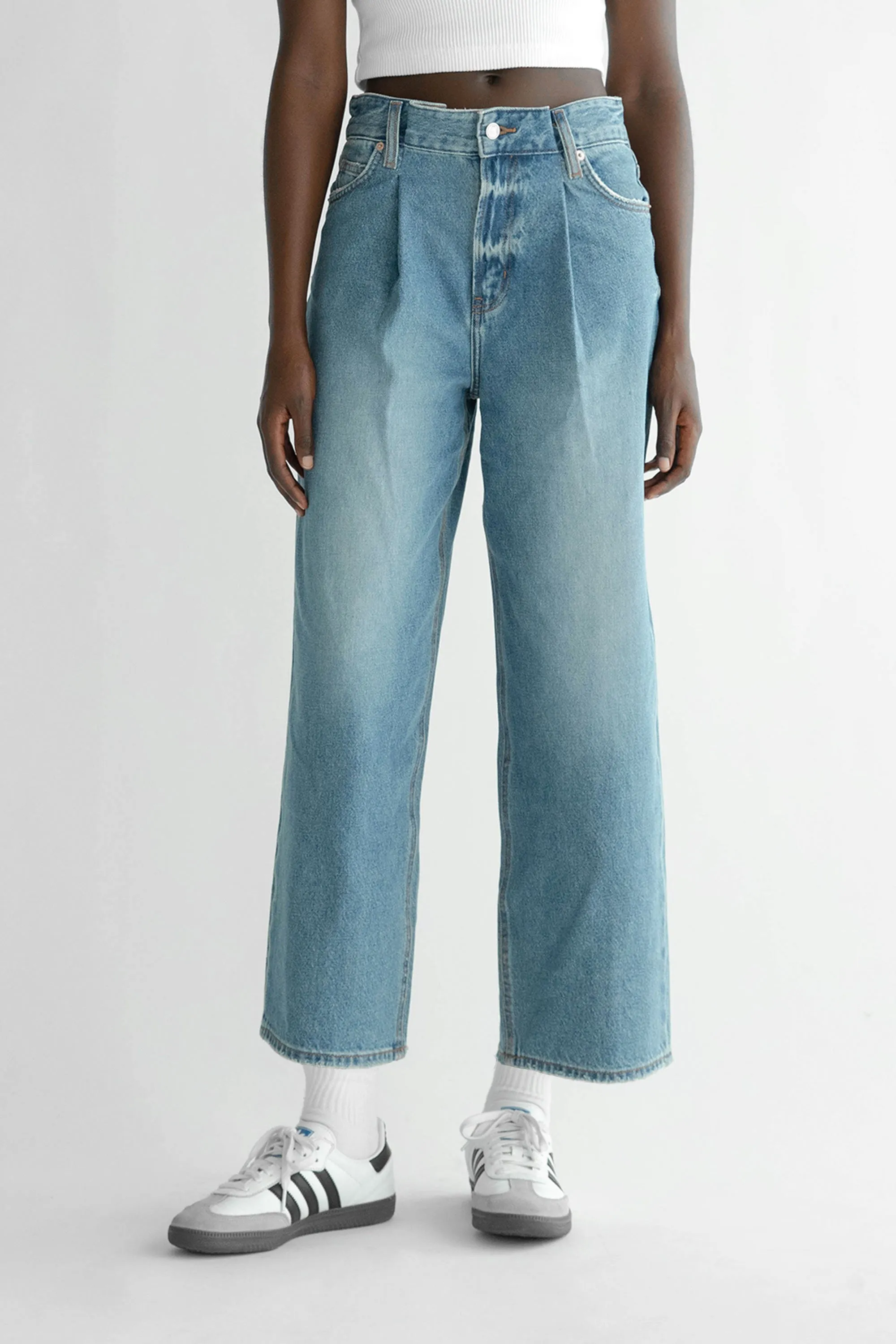 OAK 88 CROPPED MID-RISE RELAXED FIT JEAN