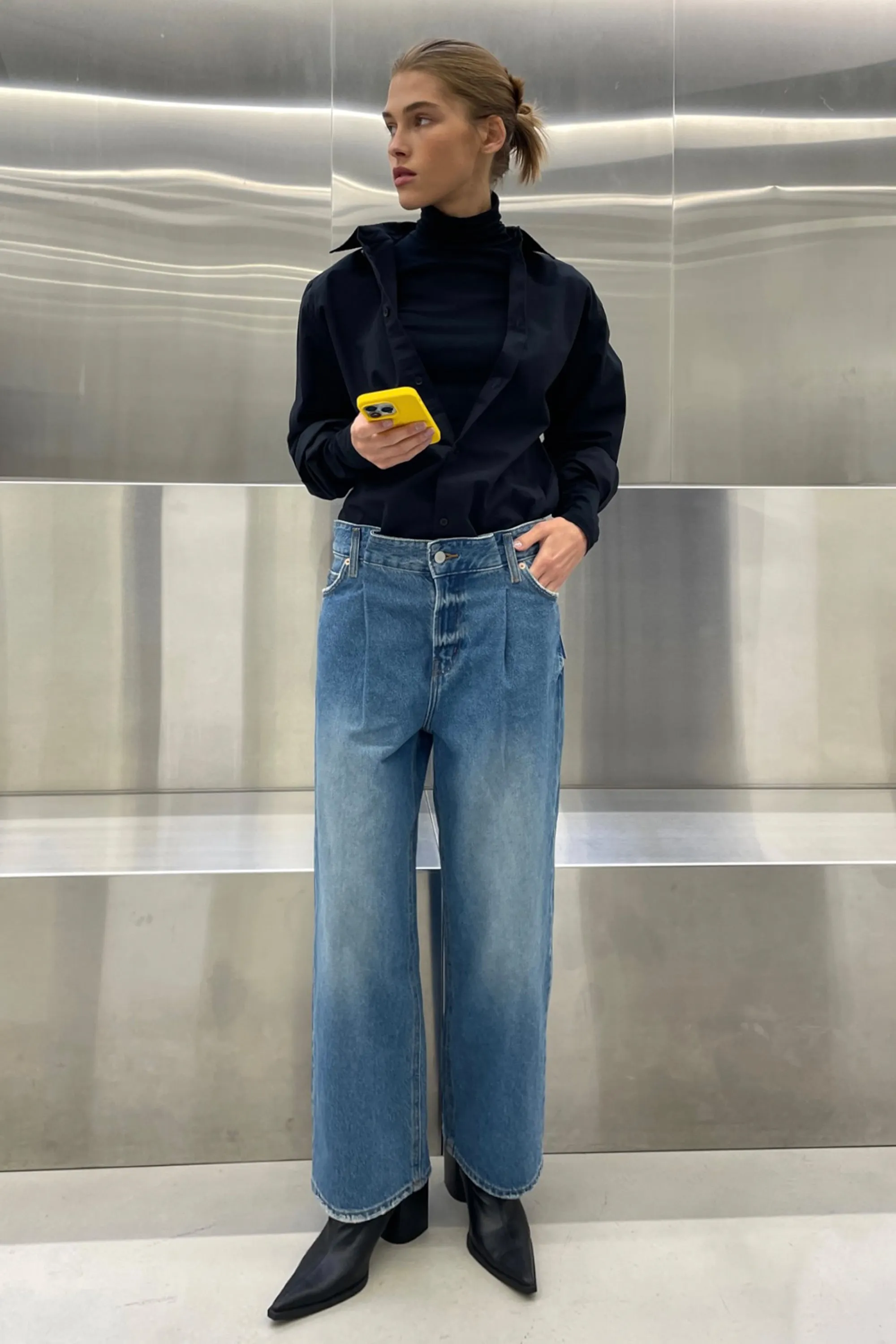 OAK 88 CROPPED MID-RISE RELAXED FIT JEAN