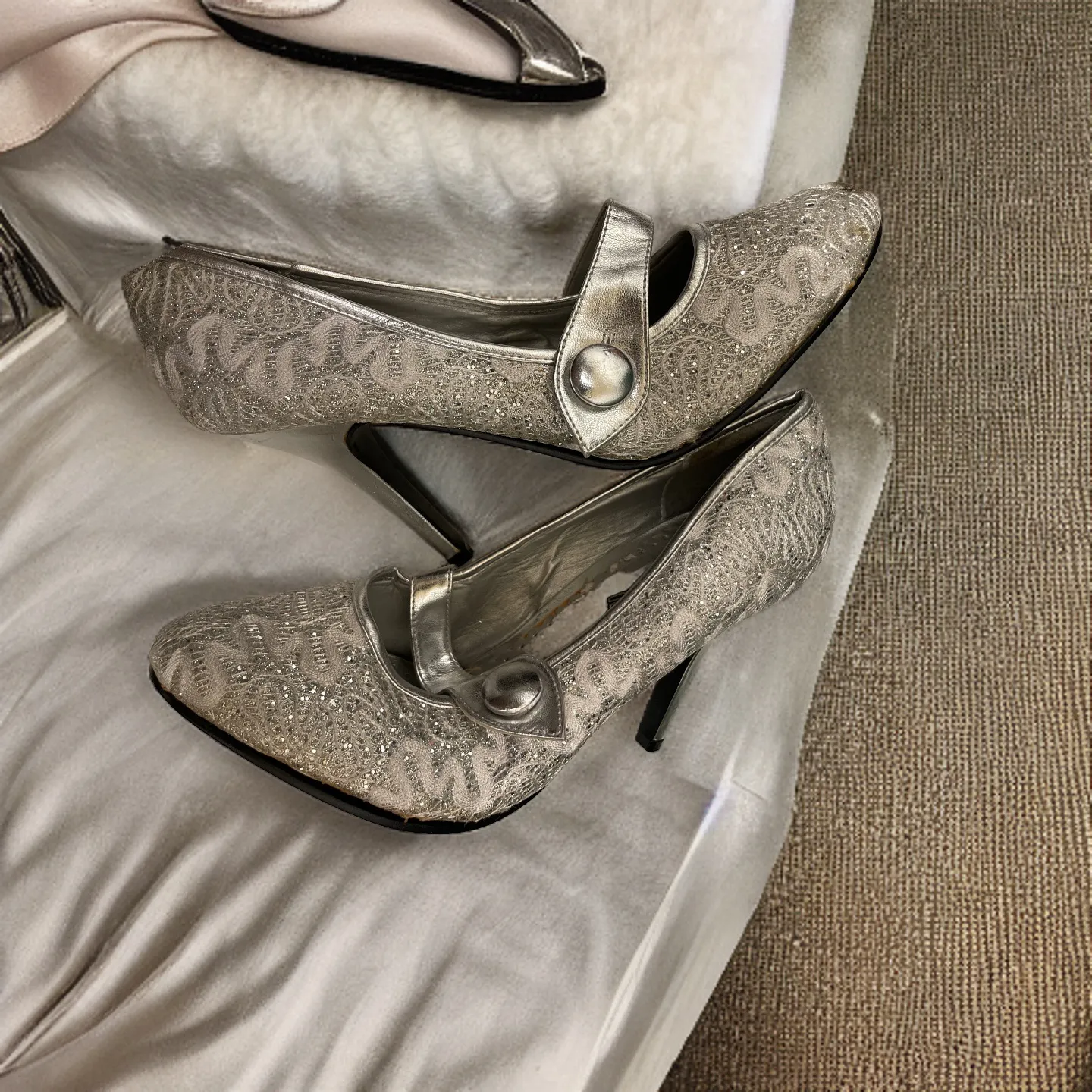 Vintage luxury women grey heel shoe size 39